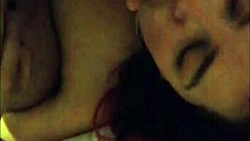 Esta rica peli roja blanca le gusta el anal