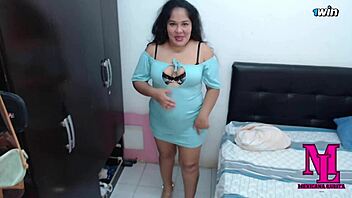 Hot Latina loves sucking high heels while showing off curves