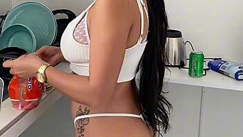 Enjoying breakfast preparation with beautiful latina 😊