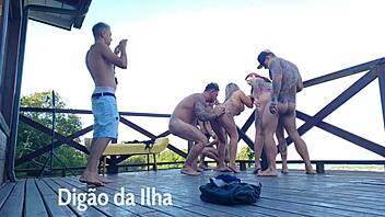 Suruba Ao Na Sacada � Gostosa Demais