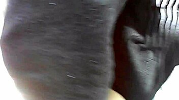 Outdoor Milf Pissing, oops forgot to hold it!