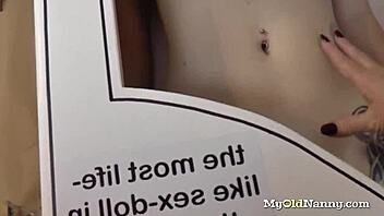 OMG, jeg vil lege med sexdukke som mormor, ved du!