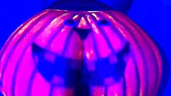 Twerking The Pumpkin With Big Ass Couple In Amateurs