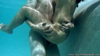 This Asian milf's nuru massage feels so good!