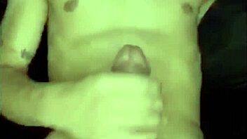 Hey, watch this gay guy cum solo with his hand. 😏