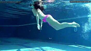 Hot Russian Jessica Lincoln Splashes In The Pool During Holiday