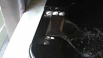 Outdoor Milf Pissing, oops forgot to hold it!