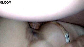 Bubble butt nympho girlfriend bounces and milks big cock in car backseat.