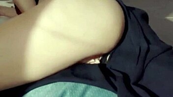 novinha can't sleep, masturbating and craving dick in her asian latina pussy