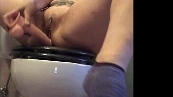 luna enjoys turning you on by masturbating for you