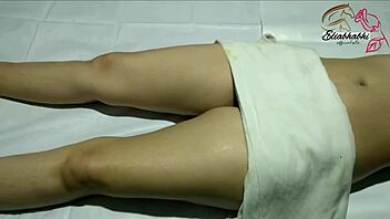 indian lady receives full body massage