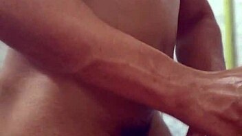 oh man, that guy's fucking hot masturbating in the bathroom with bdsm vibes