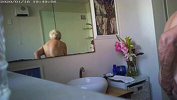 Big tits homemade granny porn video