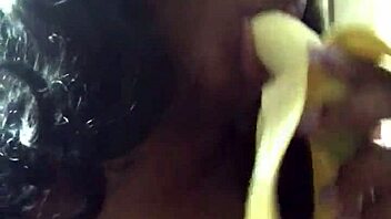 Sexfeene shows how to suck a banana like a dick