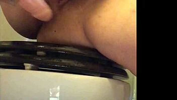 luna enjoys turning you on by masturbating for you