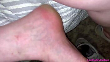 Big beautiful women in amateur compilation with wet and dirty feet and squirts