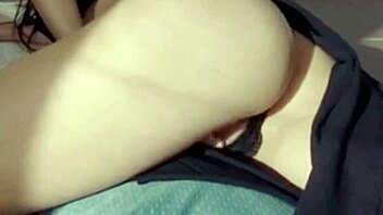 novinha can't sleep, masturbating and craving dick in her asian latina pussy