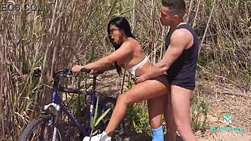 Unknown cyclist fills my pussy with cum outdoors - Mariana Martix - Alberto Blanco - Free XV 😏