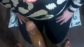 Rica chapada gives this blonde slut a homemade cum surprise