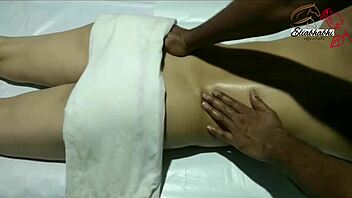 indian lady receives full body massage