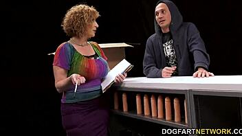 BUSTY COUGAR SARA JAY MAKES BBC CUM