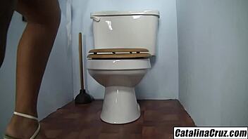 Yo, Lee Stone throat fucks Natasha Dulce at gloryhole! 😲