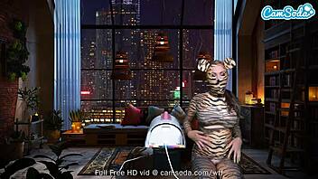 Does pussy cat blow big dick?