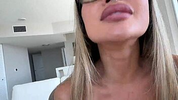 Малка 18+ азиатска мащеха Линда Лан в дива домашна фантазия спешност!