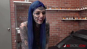 australian beauty amber luke gets a new nose tattoo