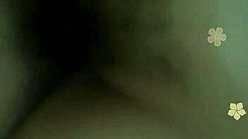 Vietnamese girl gets wild in steamy sex clip