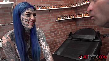 australian beauty amber luke gets a new nose tattoo