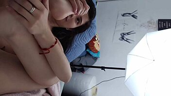 my stepbro cums on my feet and i suck it 😋