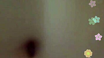 Vietnamese girl gets wild in steamy sex clip