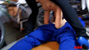 Cute milf in leggings enjoys a session in the garage