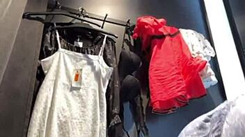 OFFENTLIG anal KNEPPING så HÅRDT med en sød amatør-tøs.