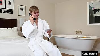 darron bluu, enjoy that cock massage in the bath