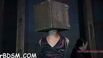 I's watchin' that hotty in bondage gettin' her tight pussy sucked