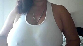 Hey guys, check out these hot granny babes