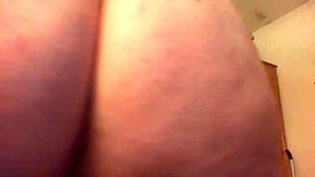 See your Italian stepsister's squirting orgasms on webcam