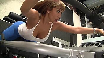 Ava Devine Bends Over for Wet Juicy Pussy Muff Diving