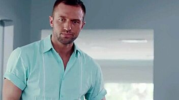 Hot interracial gay threesome 😏