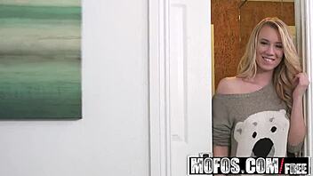 i love watching cutie Bailey Brooke in stockings get railed hard