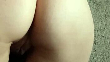 I feel so sensual with this slutty brunette, reaching orgasm in her gaping pussy