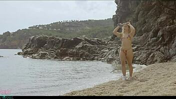 Two broke European babes ride and rim in desperate porn attempt