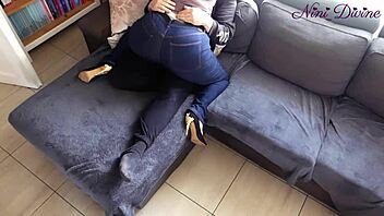 My best friend visits with her big booty to tease me in jeans