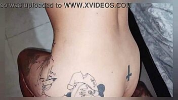 يا إلهي، نيك قوي جامد عند بيت الصديق!