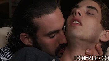 hot daddy jaxton wheeler fucks with little 18+ sam truitt