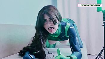 Dr. Drakken experiments with a new mind control device on the sexy villainess Shego in Kim Possible.