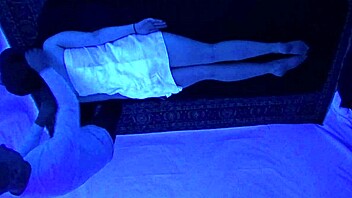 Gigi Breeze Blacklight Massage