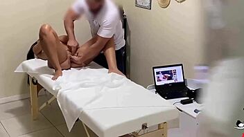 Esposa's Secretly Recorded Masturbation During Intense Massage Session